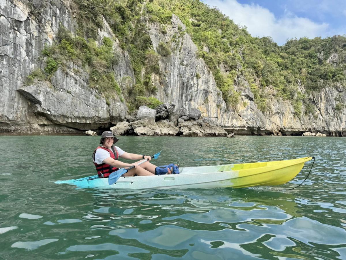 HALF-DAY LAN HA BAY TOUR – KAYAKING – SWIMMING – SNORKELING
