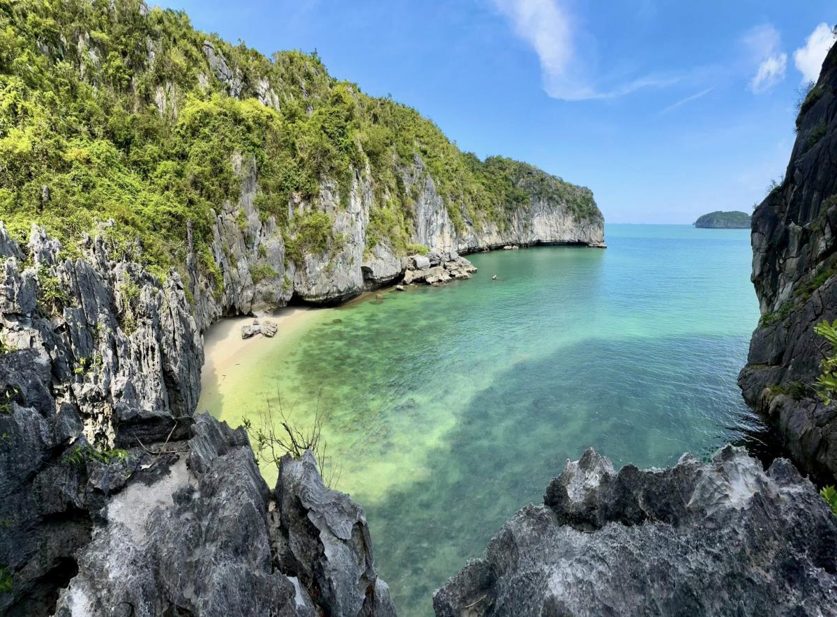 HALF-DAY LAN HA BAY TOUR – KAYAKING – SWIMMING – SNORKELING