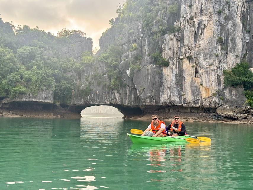 HALF-DAY LAN HA BAY TOUR – KAYAKING – SWIMMING – SNORKELING