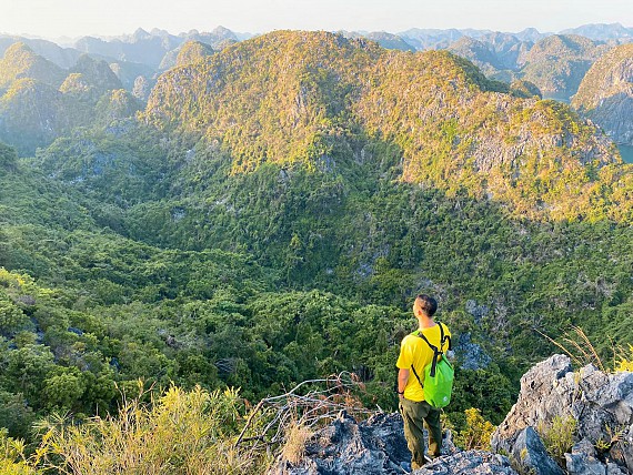 1/2 Day Tour: Cat Ba National Park - Trekking - Trung Trang Cave - Hospital Cave