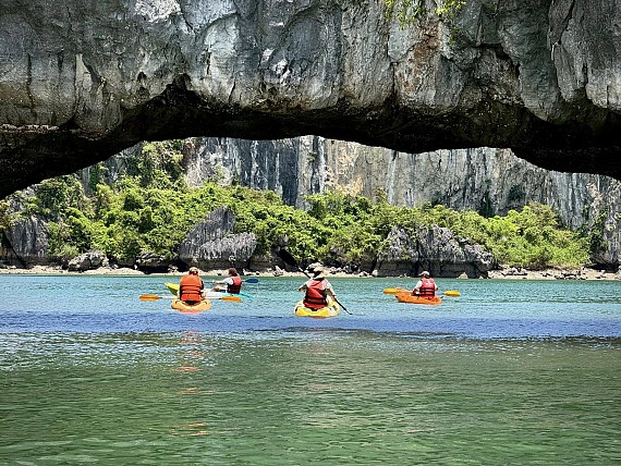 FULL DAY LAN HA BAY CRUISE & KAYAK ADVENTURE